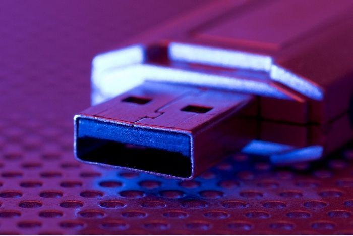 APT37 Adds New Capabilities for Air-Gapped Networks A close-up picture of a USB device.
